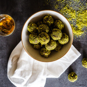 Nepečené pistáciové kuličky